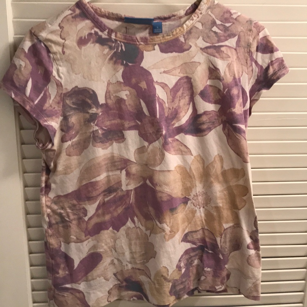 Simply Vera large floral short sleeve top